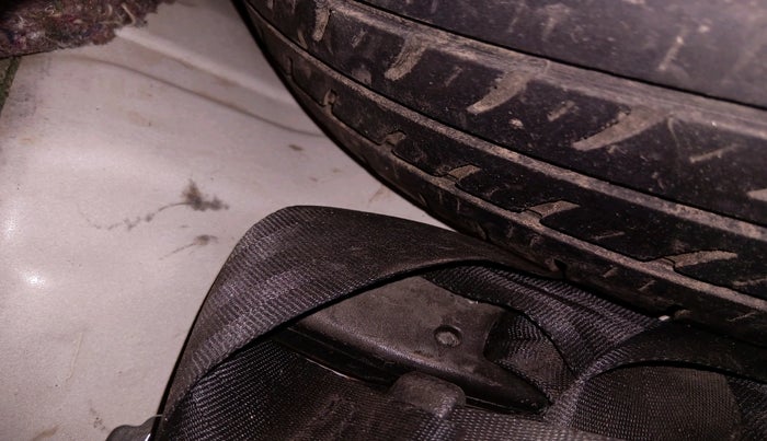 2015 Maruti Wagon R 1.0 VXI, CNG, Manual, 1,10,710 km, tyre