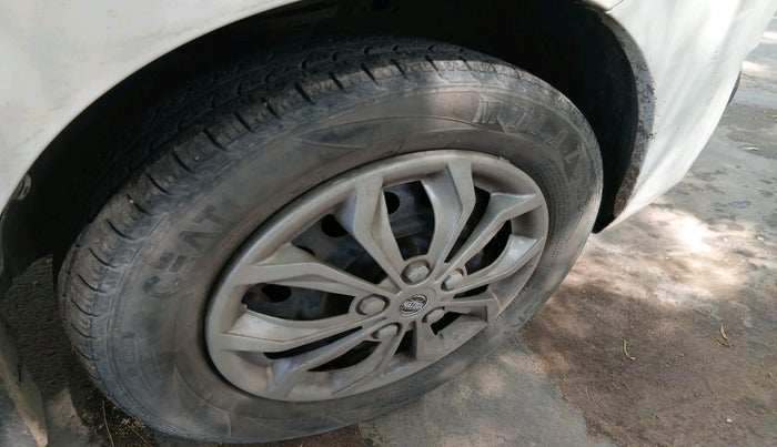 2015 Maruti Wagon R 1.0 VXI, CNG, Manual, 1,10,710 km, tyre