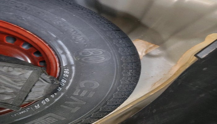 2025 Nissan MAGNITE Visia B4D 1.0 Petrol MT, Petrol, Manual, 4,814 km, tyre