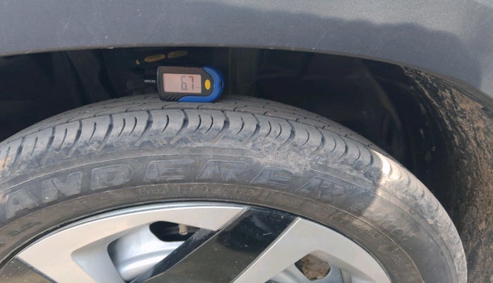 2025 Nissan MAGNITE Visia B4D 1.0 Petrol MT, Petrol, Manual, 4,814 km, tyre