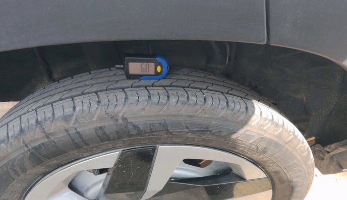 2025 Nissan MAGNITE Visia B4D 1.0 Petrol MT, Petrol, Manual, 4,814 km, tyre