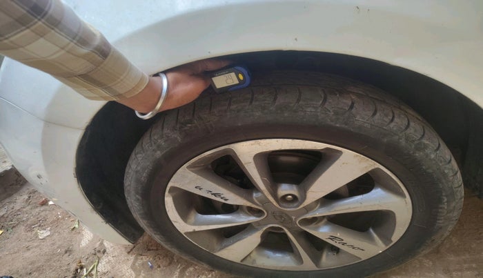 2014 Hyundai Elite i20 SPORTZ 1.4 CRDI, Diesel, Manual, 1,30,453 km, tyre