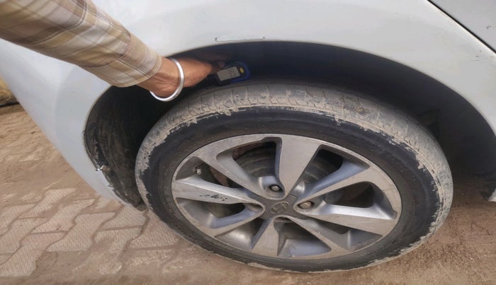 2014 Hyundai Elite i20 SPORTZ 1.4 CRDI, Diesel, Manual, 1,30,453 km, tyre