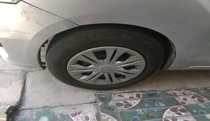 2017 Maruti Ertiga VDI SHVS, Diesel, Manual, 1,27,227 km, tyre