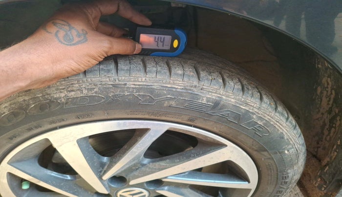 2022 Volkswagen Polo COMFORTLINE 1.0L MPI, Petrol, Manual, 21,679 km, tyre