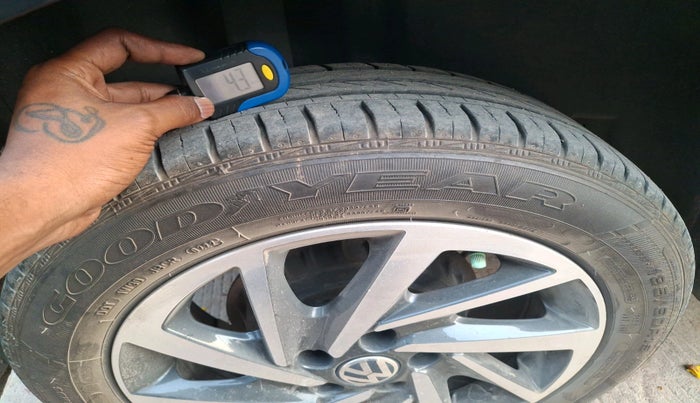 2022 Volkswagen Polo COMFORTLINE 1.0L MPI, Petrol, Manual, 21,679 km, tyre