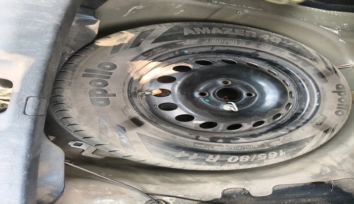 2016 Maruti Swift Dzire VDI ABS, Diesel, Manual, 1,07,008 km, tyre