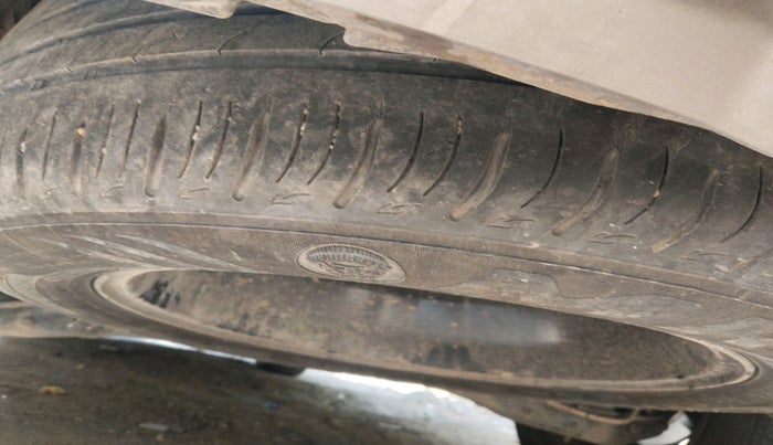 2022 Mahindra XUV700 AX 7 LUXURY D AWD AT 7 STR, Diesel, Automatic, 60,619 km, tyre