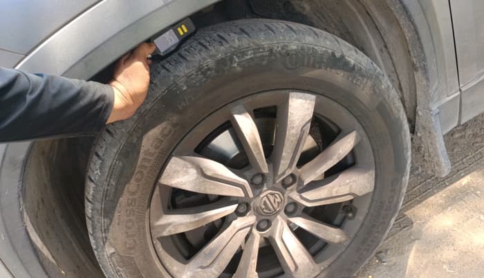 2020 MG HECTOR SHARP 1.5 DCT PETROL, Petrol, Automatic, 1,30,505 km, tyre