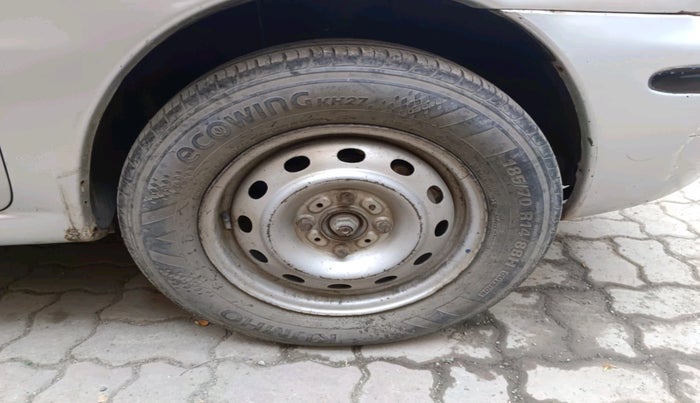 2005 Tata Indigo LX TDI BS-III, Diesel, Manual, 2,35,816 km, tyre