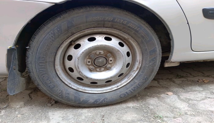 2005 Tata Indigo LX TDI BS-III, Diesel, Manual, 2,35,816 km, tyre