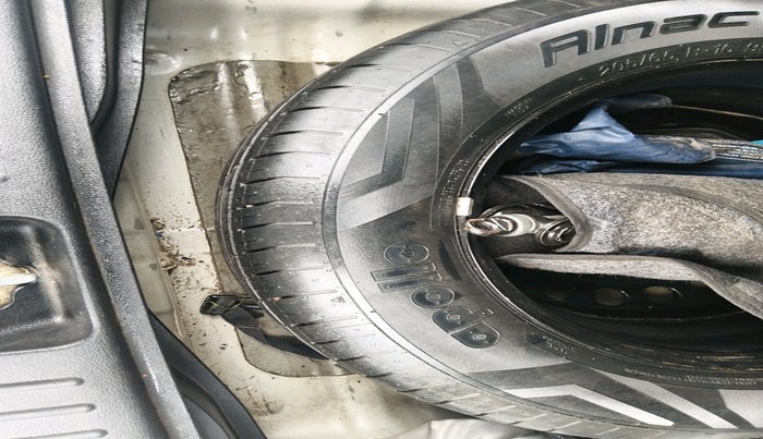 2022 Hyundai Creta SX 1.5 DIESEL, Diesel, Manual, 1,43,291 km, tyre