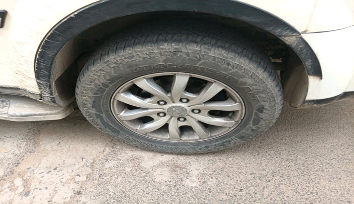 2018 Mahindra XUV500 W9, Diesel, Manual, 91,066 km, tyre