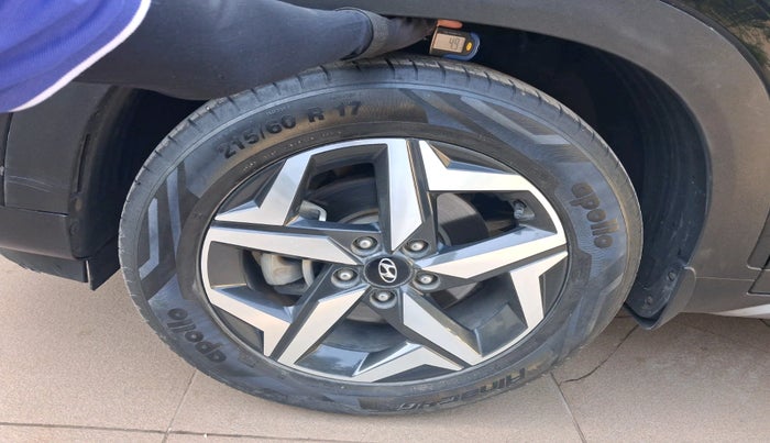 2023 Hyundai ALCAZAR PRESTIGE(O) 1.5 AT 7STR, Diesel, Automatic, 39,727 km, tyre