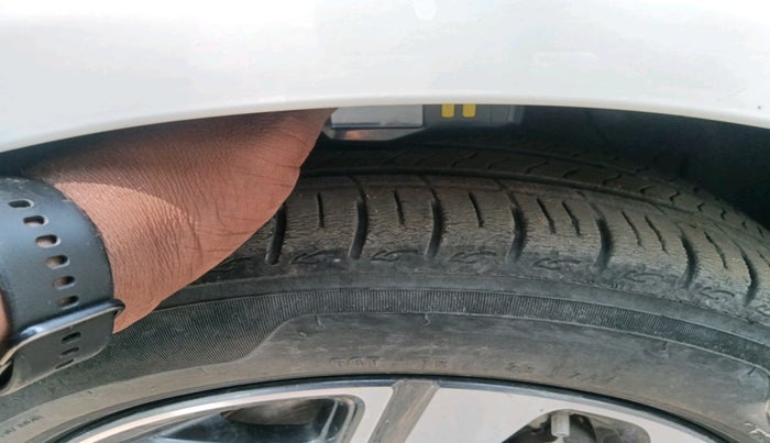 2023 Hyundai AURA SX 1.2 (O), Petrol, Manual, 34,252 km, tyre