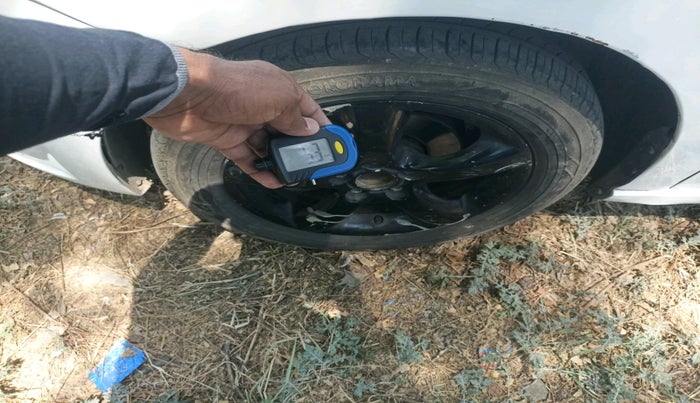 2013 Skoda Rapid ELEGANCE 1.6 TDI CR MT, Diesel, Manual, 1,95,093 km, tyre