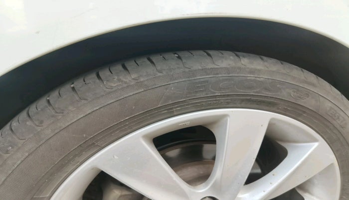 2012 Hyundai Verna FLUIDIC 1.6 VTVT SX OPT AT, CNG, Automatic, 57,058 km, tyre