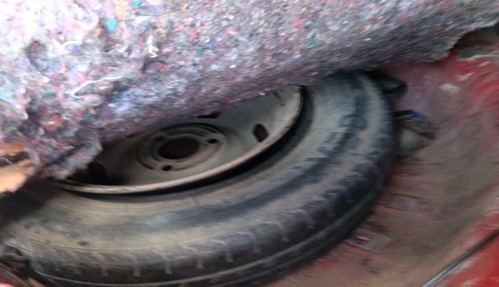 2016 Renault Kwid RXT 0.8, Petrol, Manual, 67,201 km, tyre