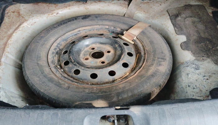 2013 Maruti Swift Dzire VDI, Diesel, Manual, 1,78,954 km, tyre