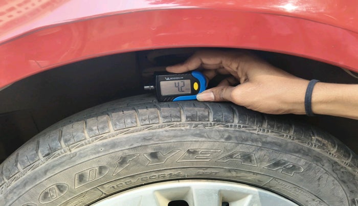 2008 Maruti Swift VDI, Diesel, Manual, 2,42,021 km, tyre