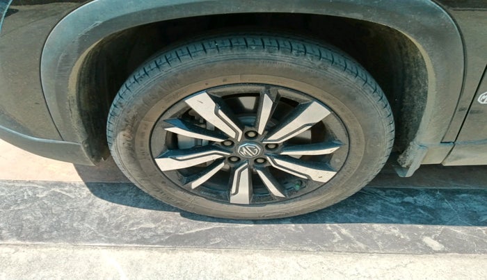 2020 MG HECTOR SHARP 1.5 DCT PETROL, Petrol, Automatic, 28,284 km, tyre