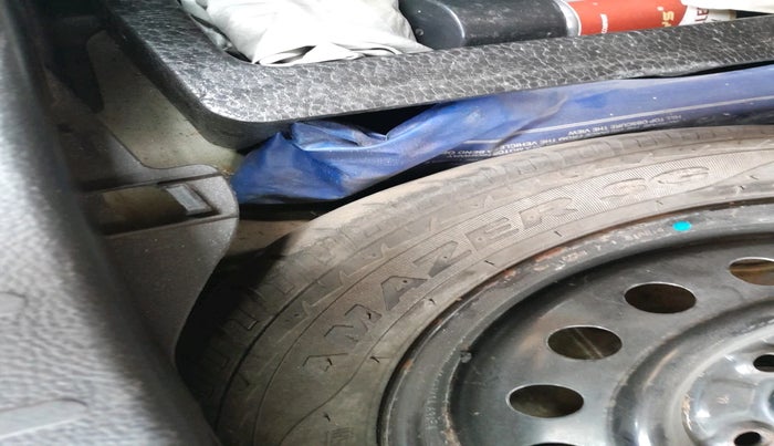 2013 Maruti Wagon R 1.0 VXI, Petrol, Manual, 52,460 km, tyre