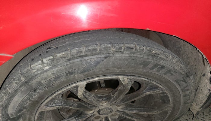 2011 Volkswagen Vento COMFORTLINE 1.6, Petrol, Manual, 1,65,591 km, tyre