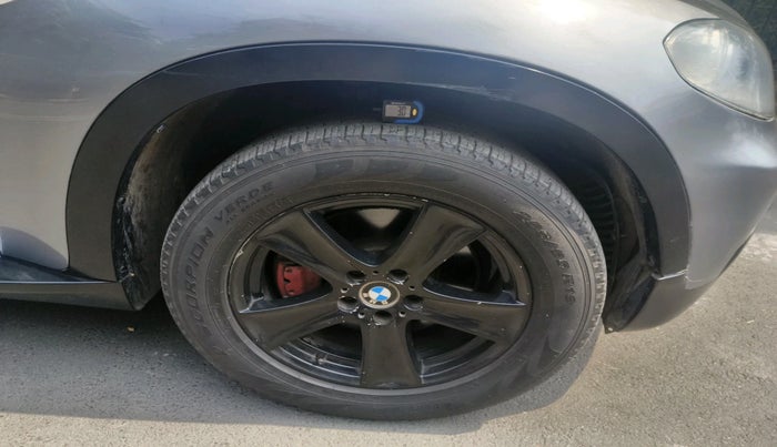 2008 BMW X5 3.0 D, Diesel, Automatic, 1,13,042 km, tyre