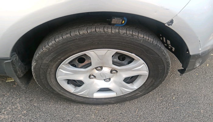 2013 Ford Ecosport TREND 1.5L PETROL, Petrol, Manual, 1,07,265 km, tyre