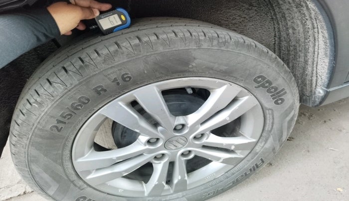 2016 Maruti Vitara Brezza ZDI, Diesel, Manual, 73,694 km, tyre