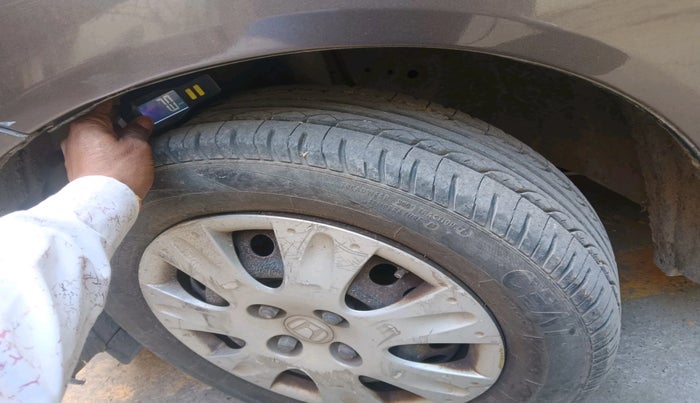 2013 Honda Amaze 1.2L I-VTEC S, Petrol, Manual, 1,20,892 km, tyre