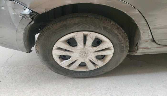 2012 Maruti Swift Dzire VXI, Petrol, Manual, 63,426 km, tyre