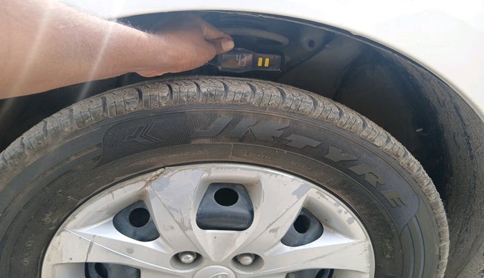 2017 Hyundai Elite i20 SPORTZ 1.4 CRDI, Diesel, Manual, 1,02,350 km, tyre