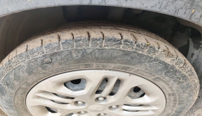 2024 KIA CARENS Premium (O) 1.5 Petrol 7 STR, Petrol, Manual, 33,495 km, tyre