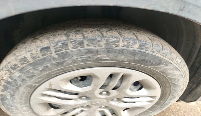 2024 KIA CARENS Premium (O) 1.5 Petrol 7 STR, Petrol, Manual, 33,495 km, tyre