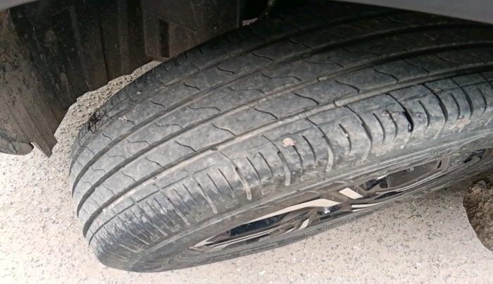 2023 Maruti BREZZA LXI, Petrol, Manual, 8,118 km, tyre