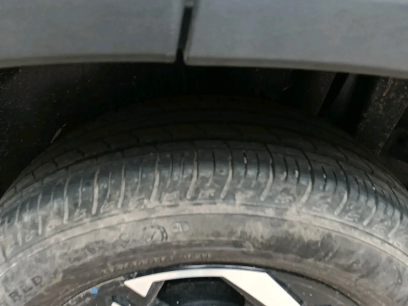 2023 Maruti BREZZA LXI, Petrol, Manual, 8,118 km, tyre