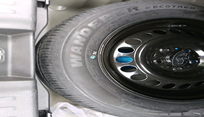 2023 Maruti BREZZA LXI, Petrol, Manual, 8,118 km, tyre