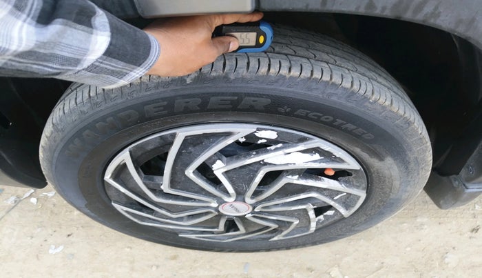 2024 Maruti BREZZA LXI, Petrol, Manual, 22,144 km, tyre