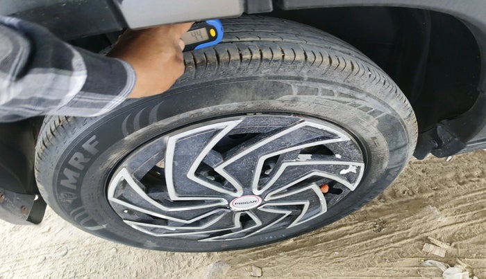 2024 Maruti BREZZA LXI, Petrol, Manual, 22,144 km, tyre