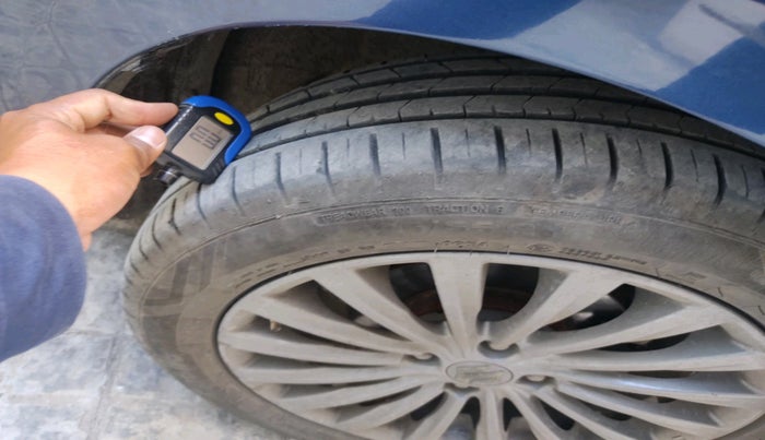 2017 Maruti Ciaz ALPHA DIESEL 1.3, Diesel, Manual, 57,356 km, tyre