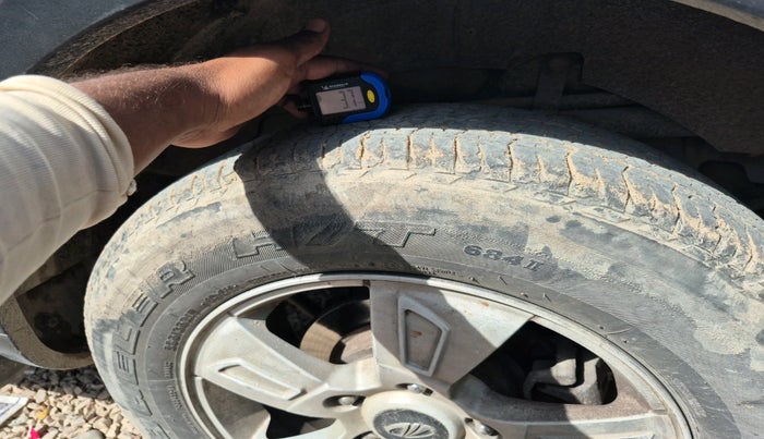 2014 Mahindra XUV500 W8, Diesel, Manual, 1,19,511 km, tyre