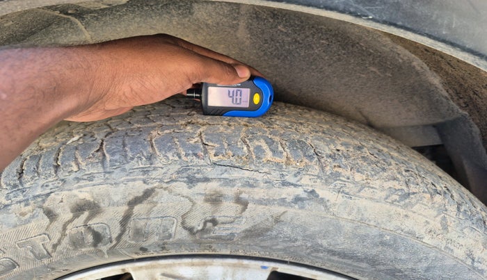 2014 Mahindra XUV500 W8, Diesel, Manual, 1,19,511 km, tyre