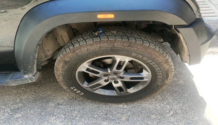 2022 Mahindra Thar LX HARD TOP 4WD MT, Diesel, Manual, 72,825 km, tyre