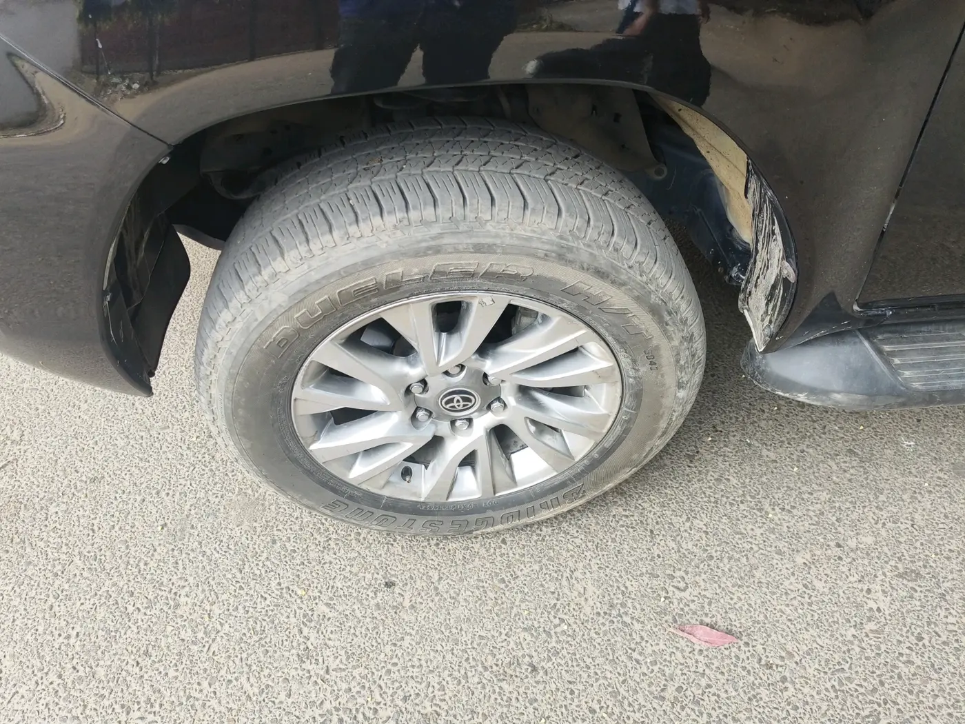 2024 Toyota HILUX HIGH 4X4 AT, Diesel, Automatic, 24,635 km, tyre