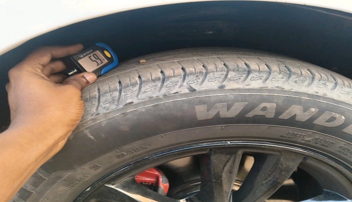 2015 Chevrolet Cruze LTZ AT, Diesel, Automatic, 81,447 km, tyre