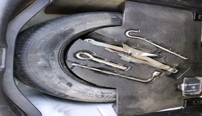 2021 Honda WR-V 1.5L I-DTEC VX MT, Diesel, Manual, 1,24,849 km, tyre