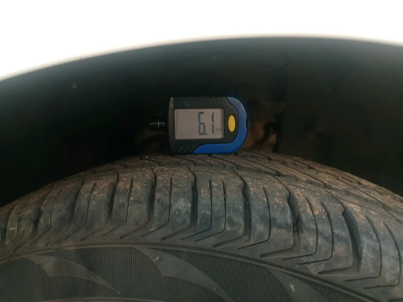 2020 Tata ALTROZ XZ PETROL, Petrol, Manual, 8,15,000 km, tyre