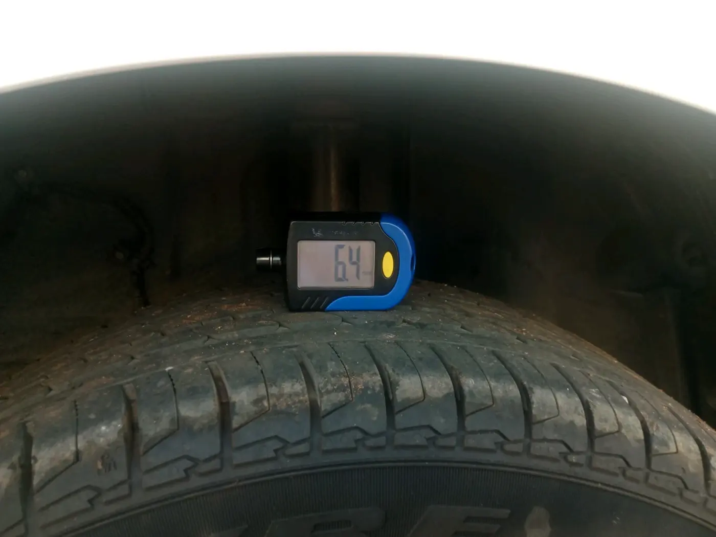 2020 Tata ALTROZ XZ PETROL, Petrol, Manual, 8,15,000 km, tyre