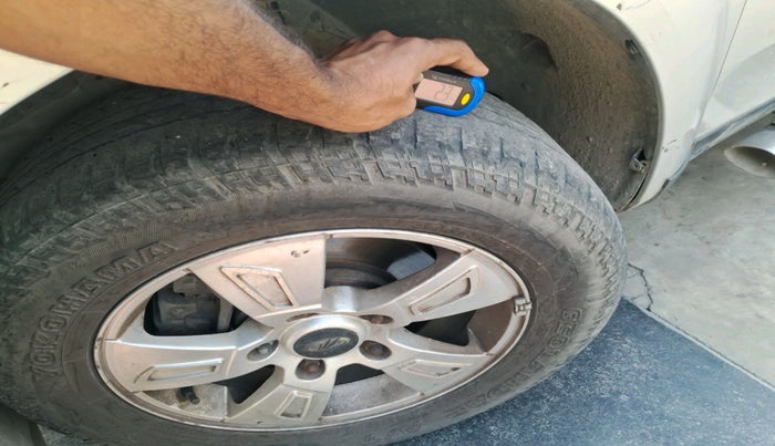 2013 Mahindra XUV500 W8, Diesel, Manual, 1,57,729 km, tyre